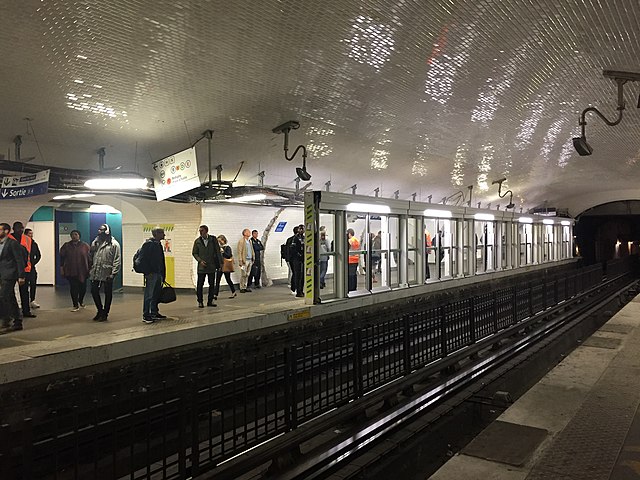 Platform screen doors partially in place at Gare du Nord on line 4 of the Paris metro